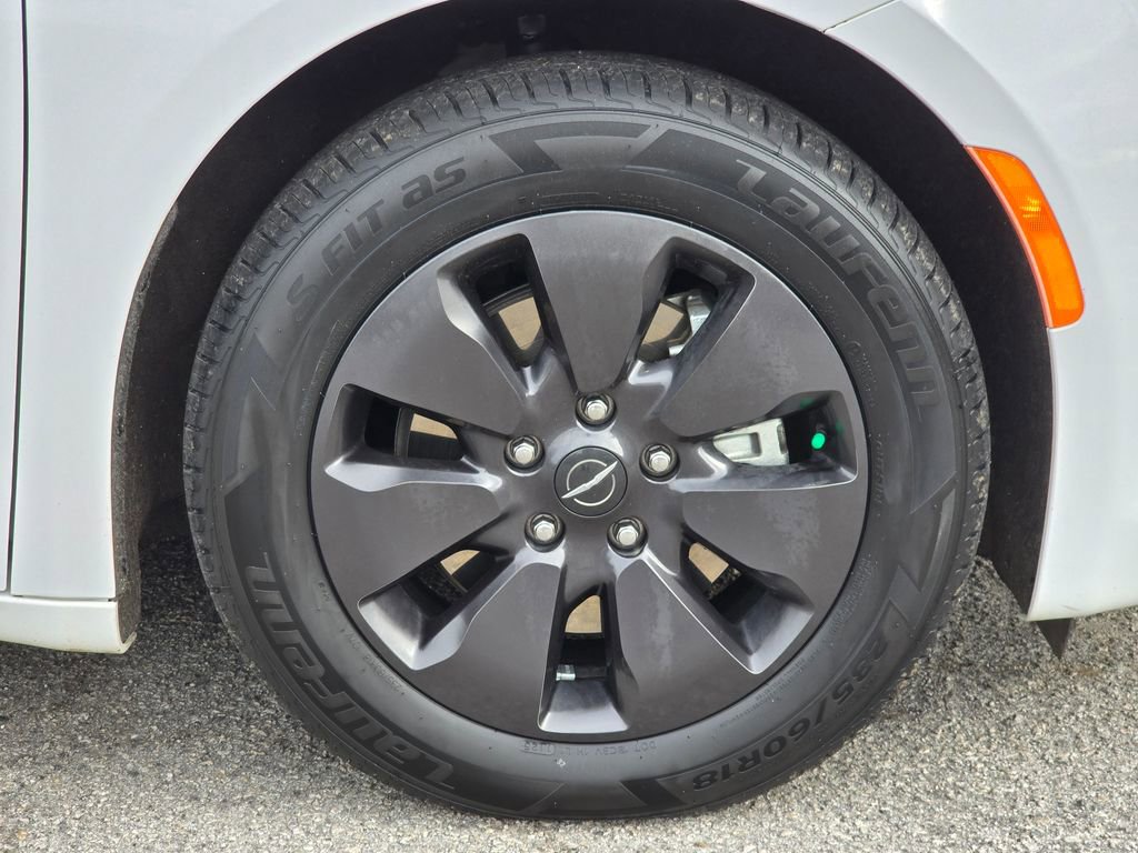 Used 2020 Chrysler Pacifica Touring w/ S Appearance Package image 23