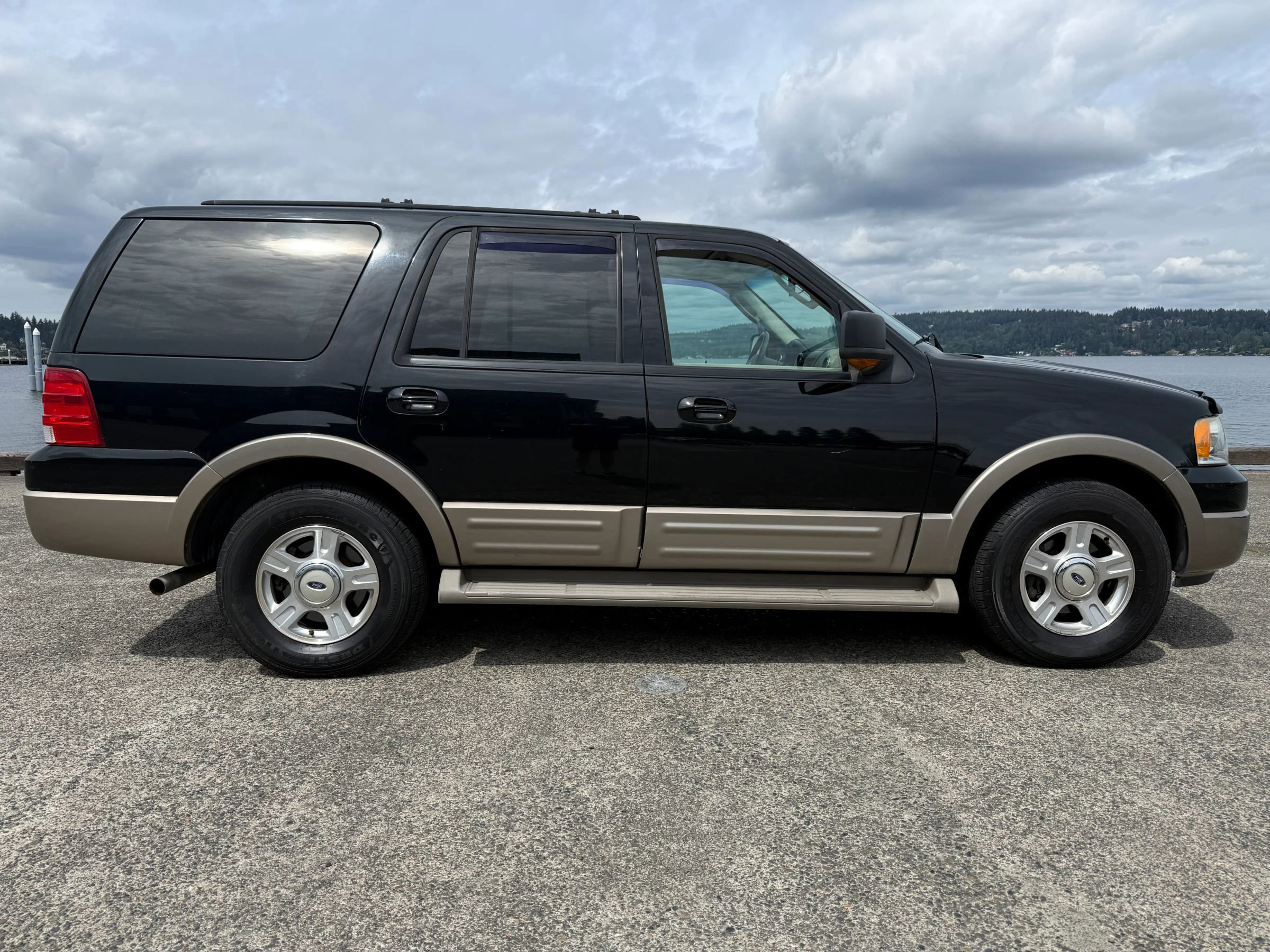 Used 2003 Ford Expedition Eddie Bauer AWD/4WD image 6