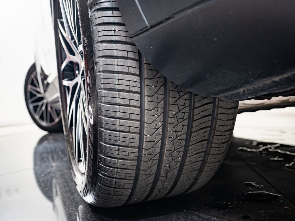 Used 2024 Porsche Cayenne image 37