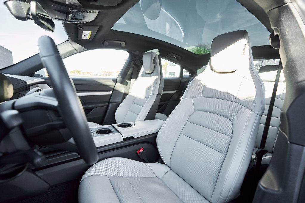 Used 2023 Porsche Taycan 4S w/ Premium Package image 43