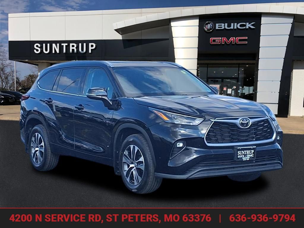 Used 2022 Toyota Highlander XLE