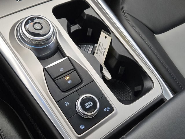 Used 2024 Ford Explorer XLT w/ Equipment Group 202A AWD/4WD image 32
