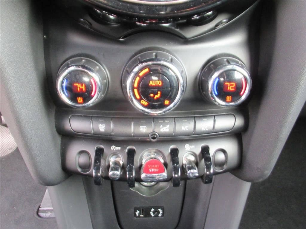 Used 2016 MINI Cooper Convertible image 21