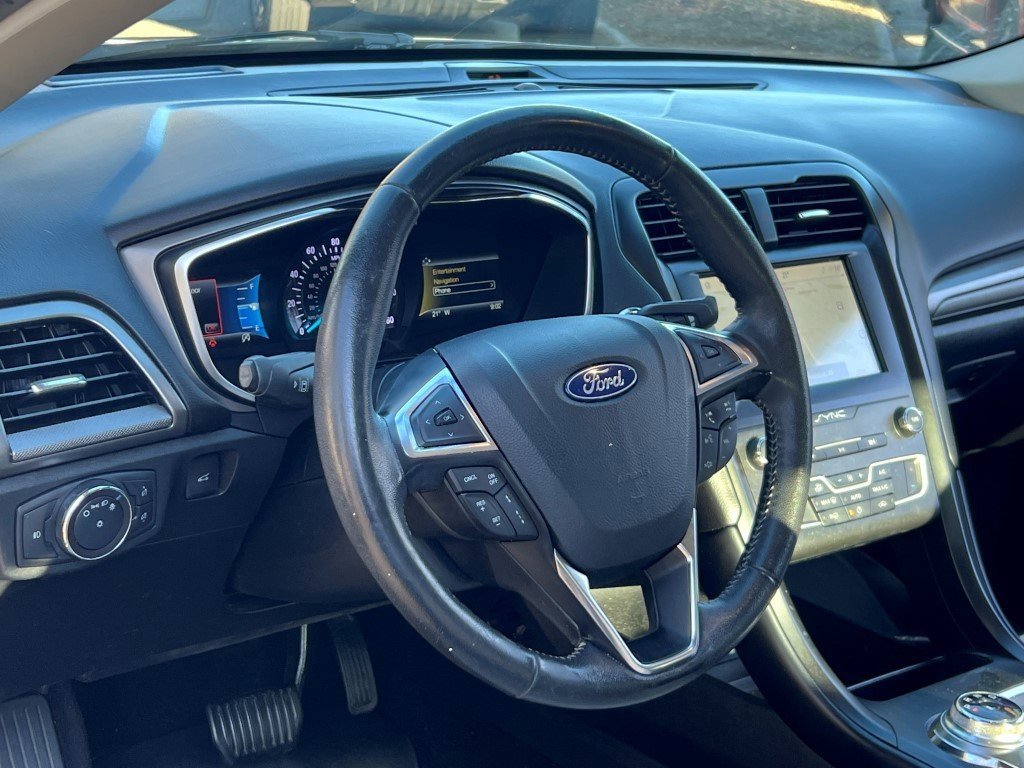 Used 2020 Ford Fusion SE w/ Equipment Group 151A image 15