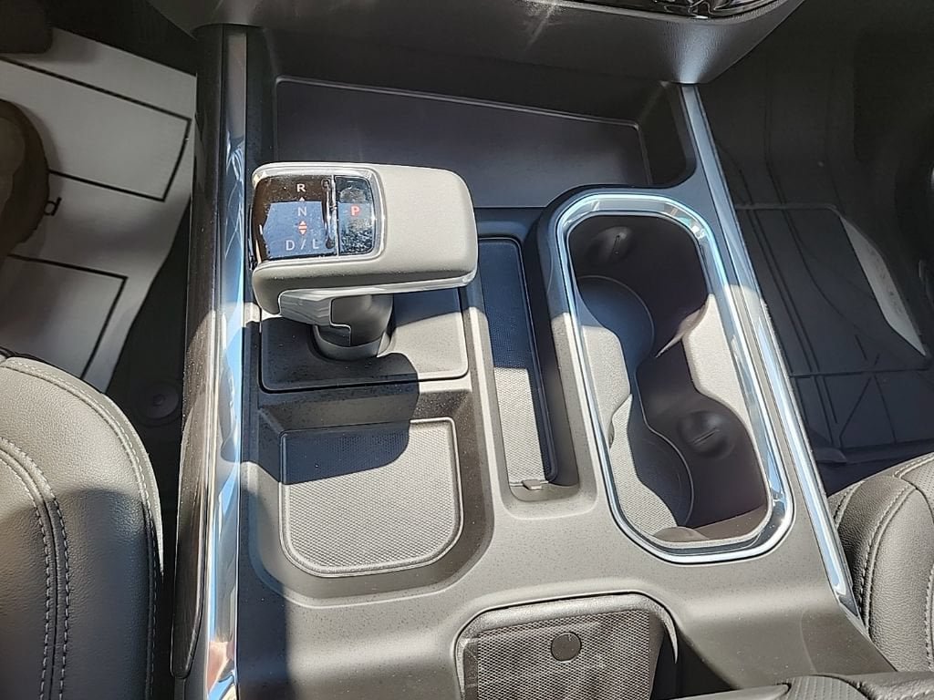 New 2026 Chevrolet Silverado 1500 LTZ w/ LTZ Premium Package AWD/4WD image 32