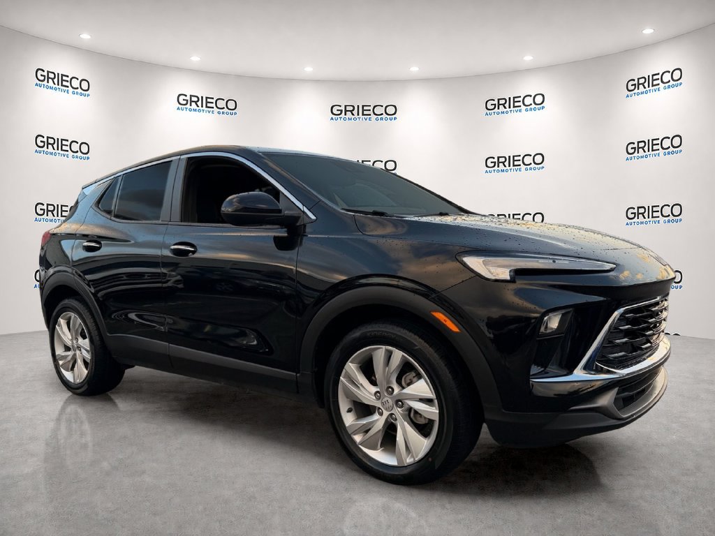Used 2024 Buick Encore GX Preferred FWD image 1