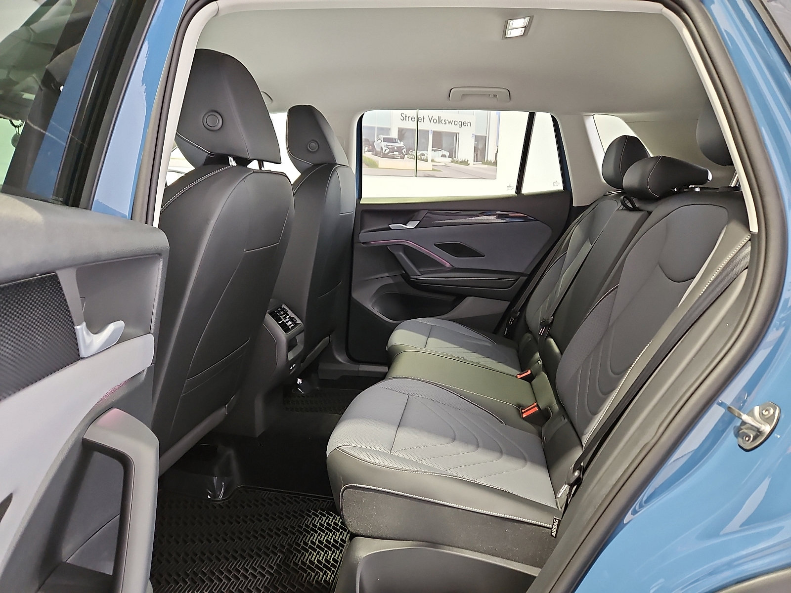 New 2026 Volkswagen Tiguan SE image 11