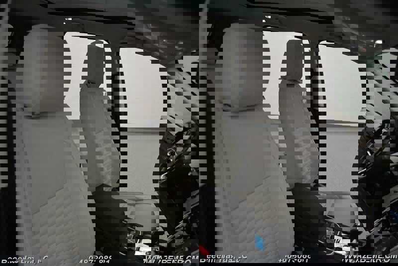 Used 2021 Land Rover Discovery Sport SE R-Dynamic image 21