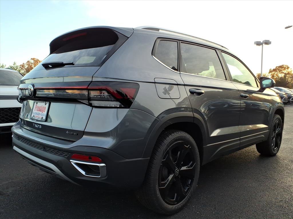 New 2025 Volkswagen Taos SEL image 4