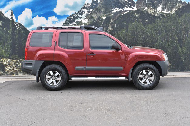 Used 2013 Nissan Xterra PRO-4X w/ Pro-4x Leather Pkg AWD/4WD image 2