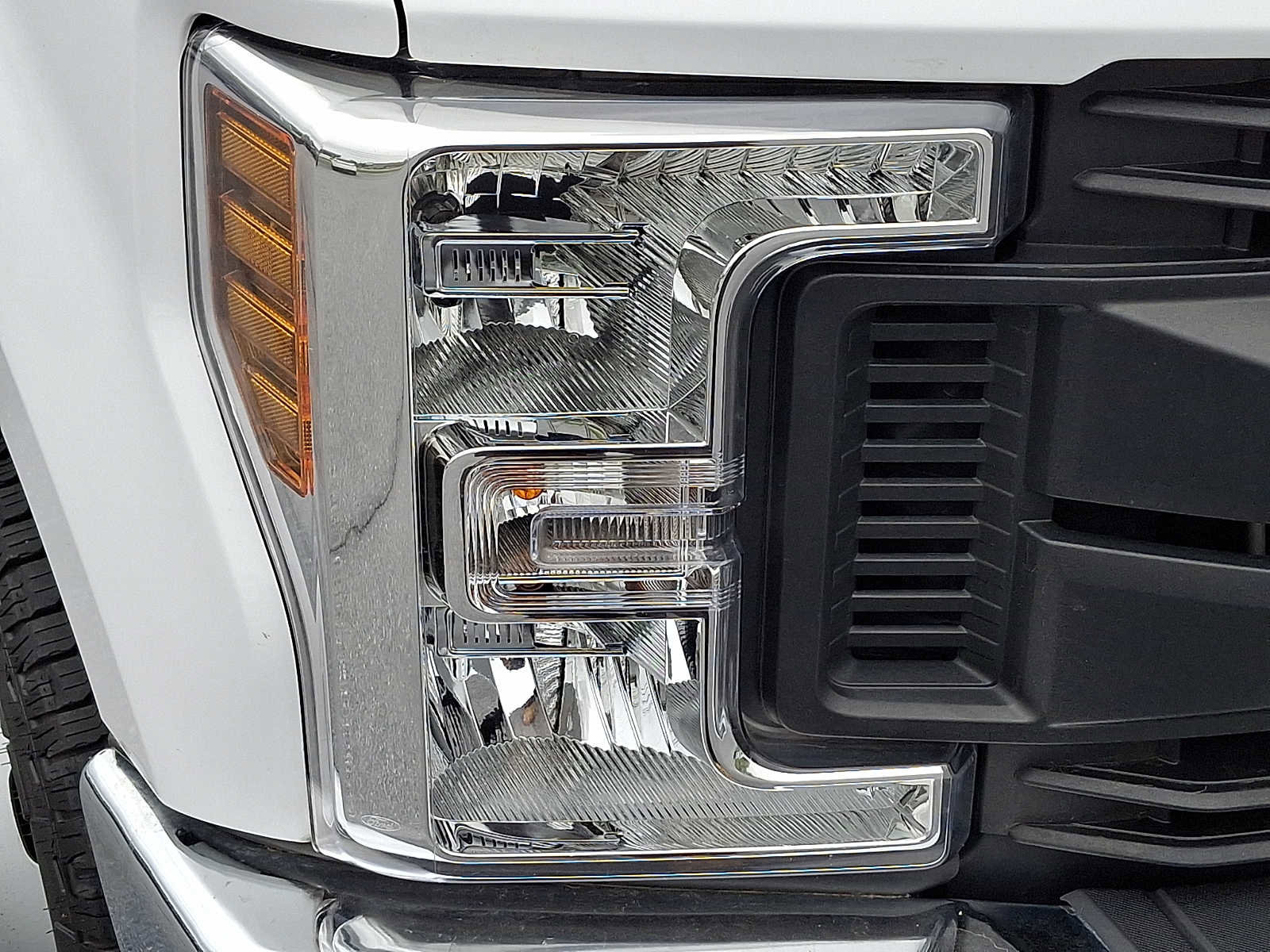 Used 2018 Ford F350 XL w/ Power Equipment Group AWD/4WD image 9