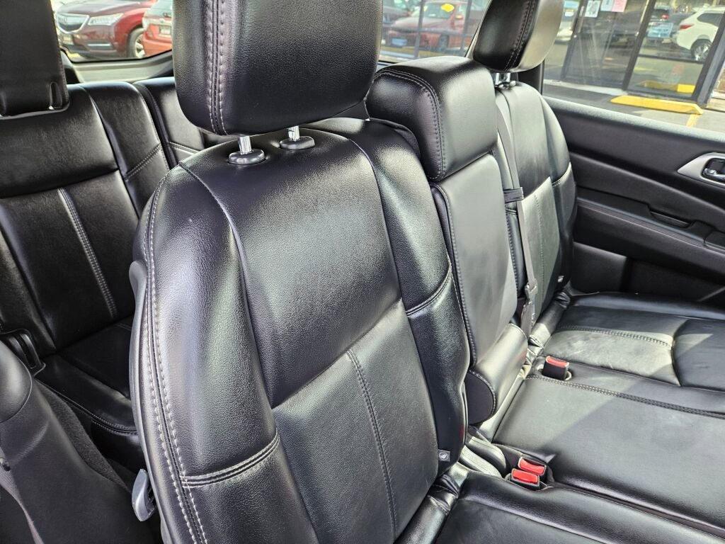 Used 2020 Nissan Pathfinder SL image 15