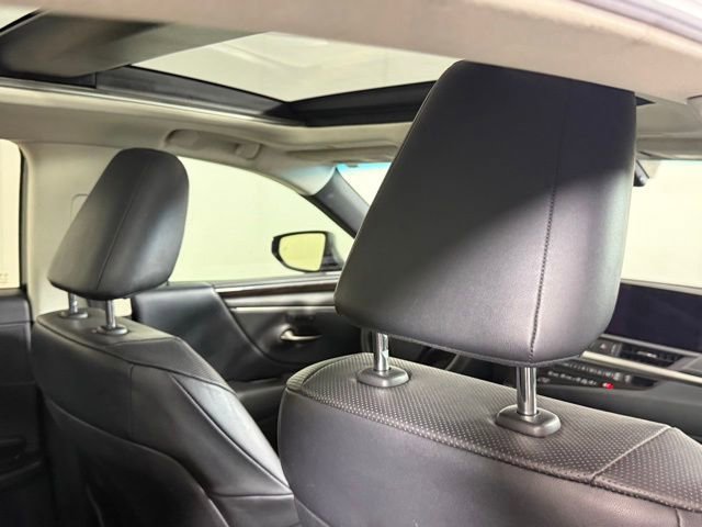 Used 2019 Lexus ES 350 w/ Premium Package FWD image 24