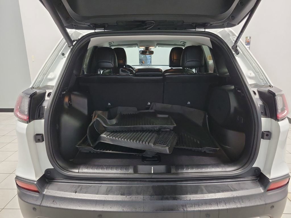 Used 2019 Jeep Cherokee Limited image 11