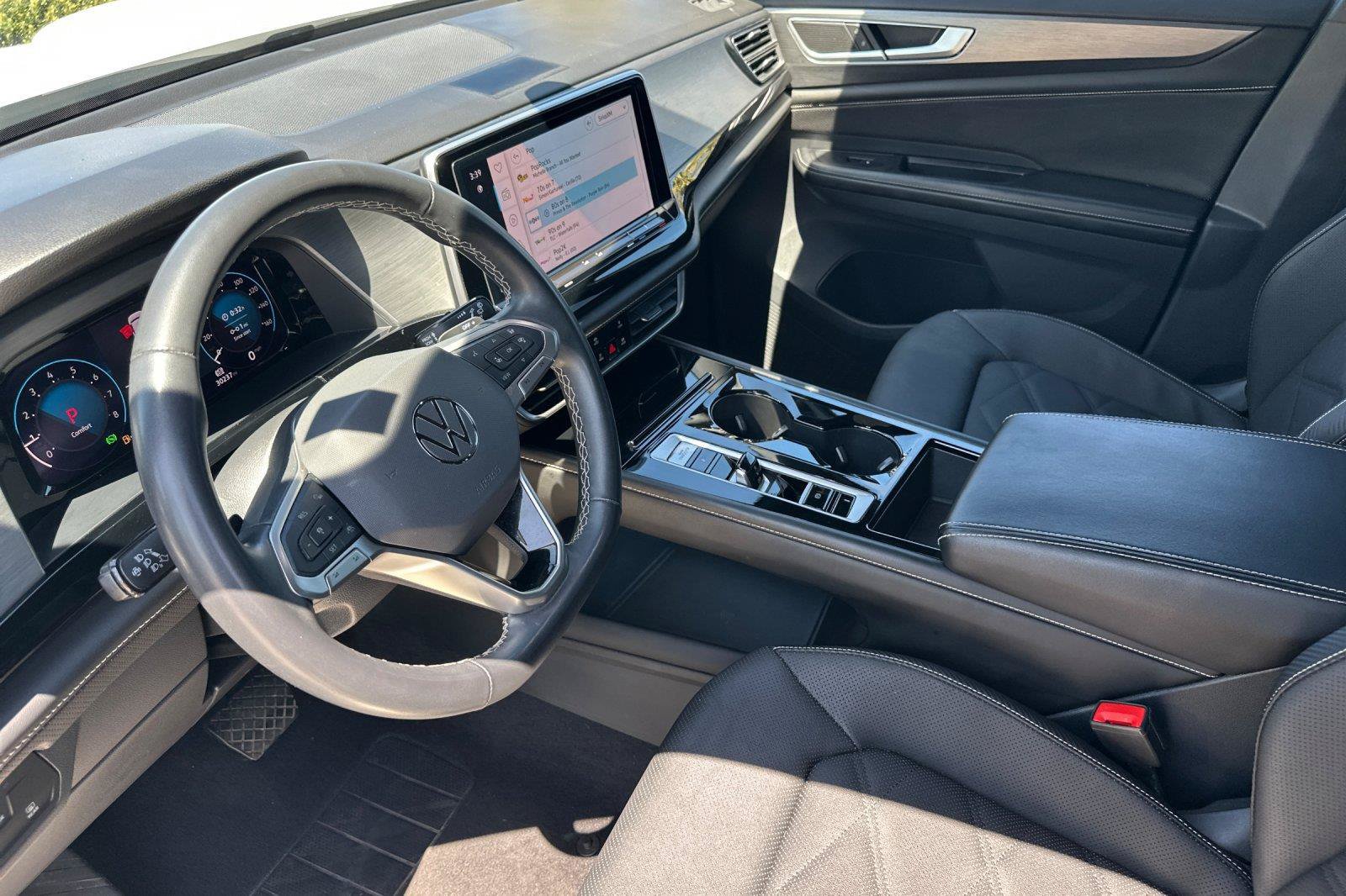 Certified 2024 Volkswagen Atlas Cross Sport SE AWD/4WD image 9