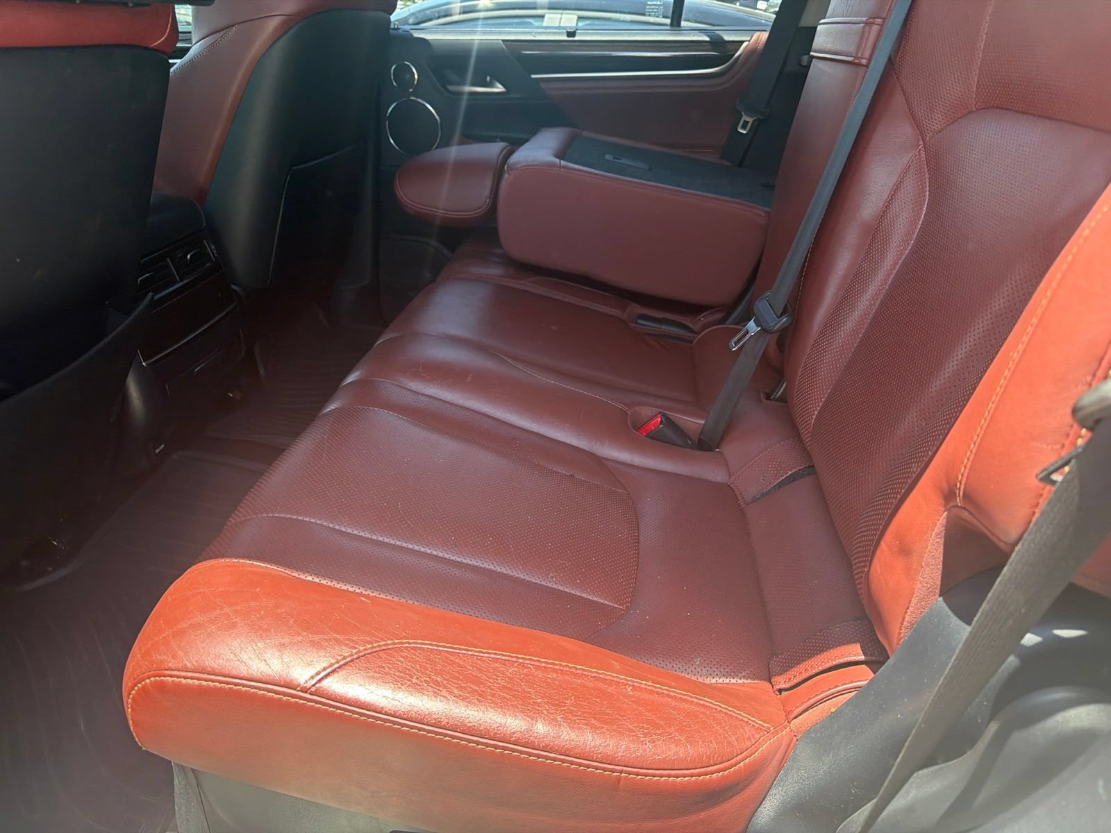 Used 2016 Lexus LX 570 4WD w/ Luxury Package image 10