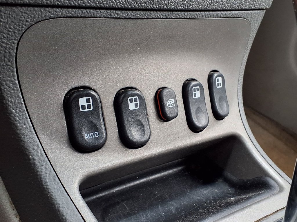 Used 2008 Chevrolet HHR LS FWD image 21
