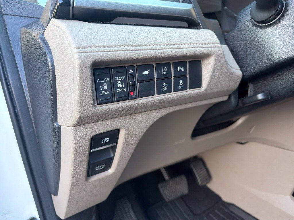 Used 2019 Honda Odyssey Elite image 16