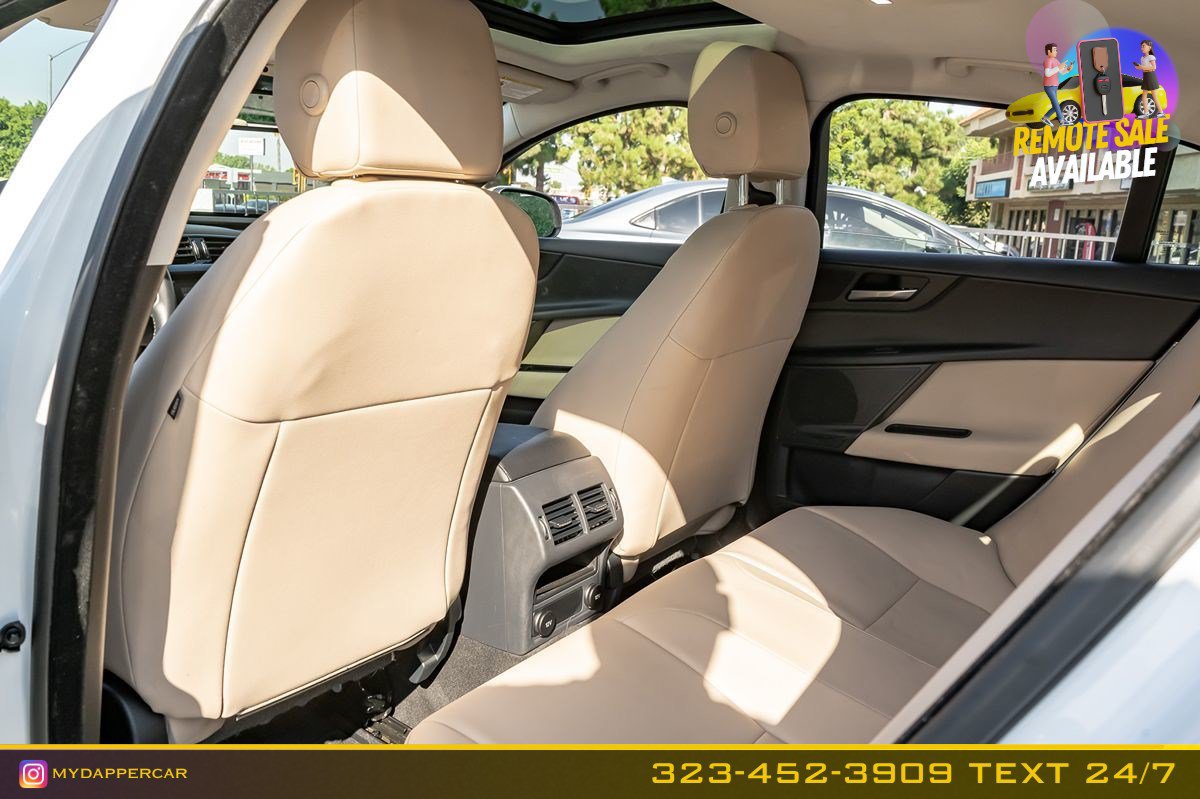 Used 2018 Jaguar XE RWD image 14