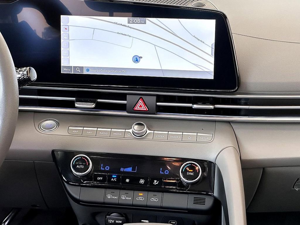 Used 2024 Hyundai Elantra SEL image 26