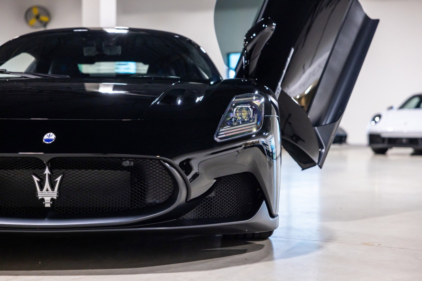 Used 2022 Maserati MC20 Coupe RWD image 22