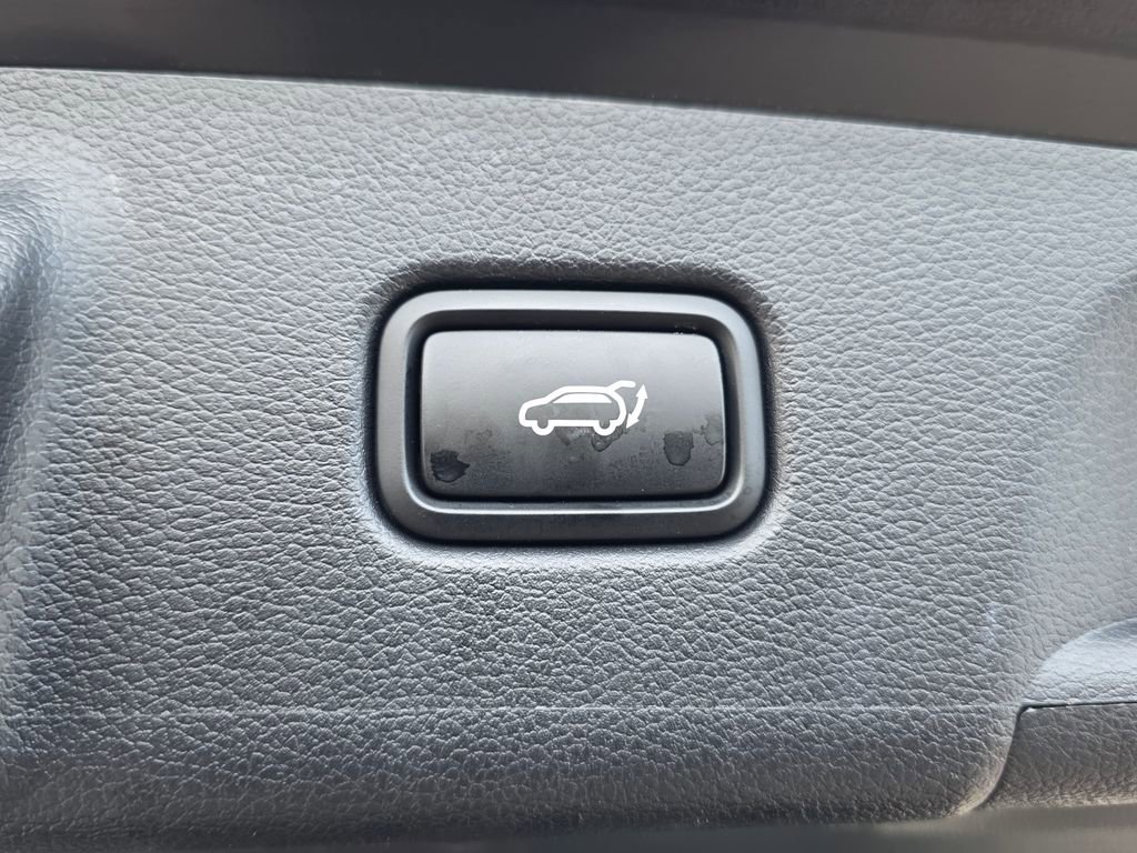 Used 2025 Hyundai Palisade SEL FWD image 13
