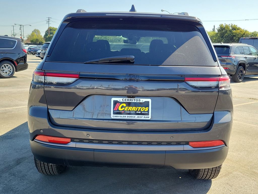 New 2026 Jeep Grand Cherokee Altitude RWD image 17