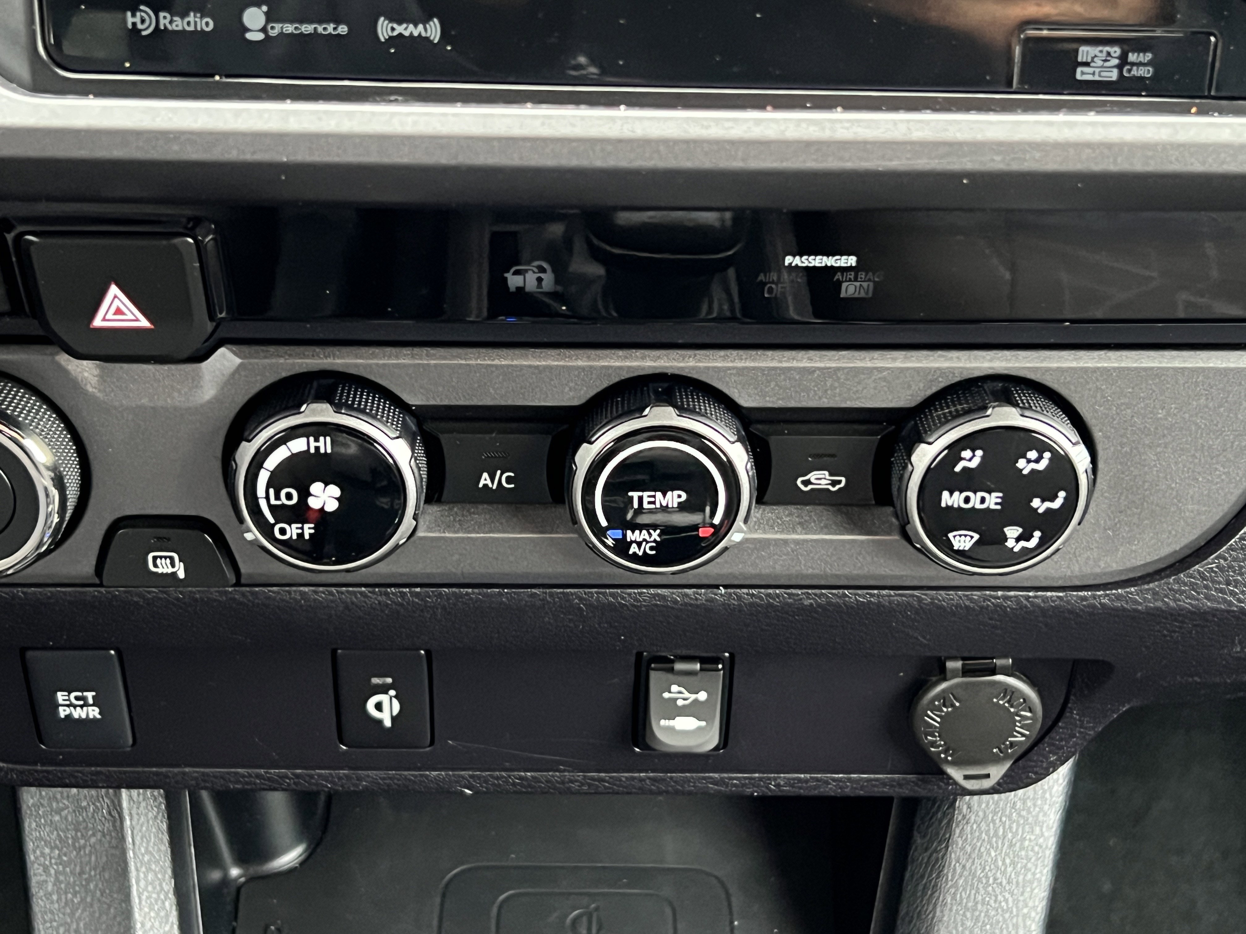 Used 2016 Toyota Tacoma TRD Sport w/ Towing Package image 30