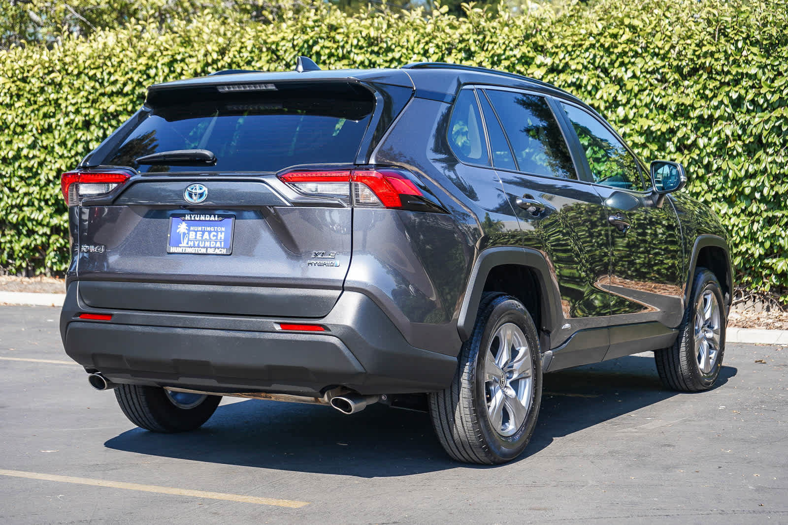 Used 2024 Toyota RAV4 XLE AWD/4WD image 6