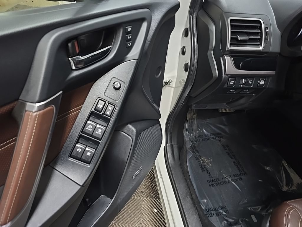 Used 2017 Subaru Forester 2.5i Touring AWD/4WD image 32