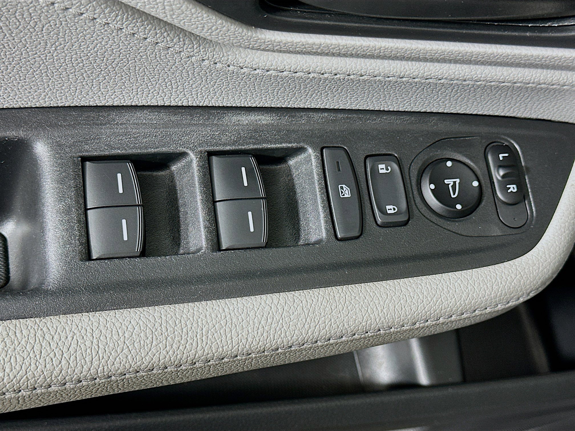 Used 2018 Honda Odyssey EX image 15