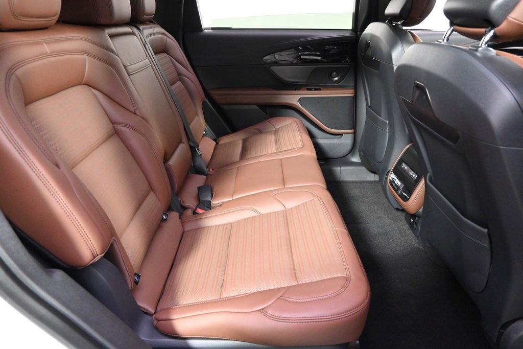 New 2026 Lincoln Nautilus Reserve w/ Jet Appearance Package image 18