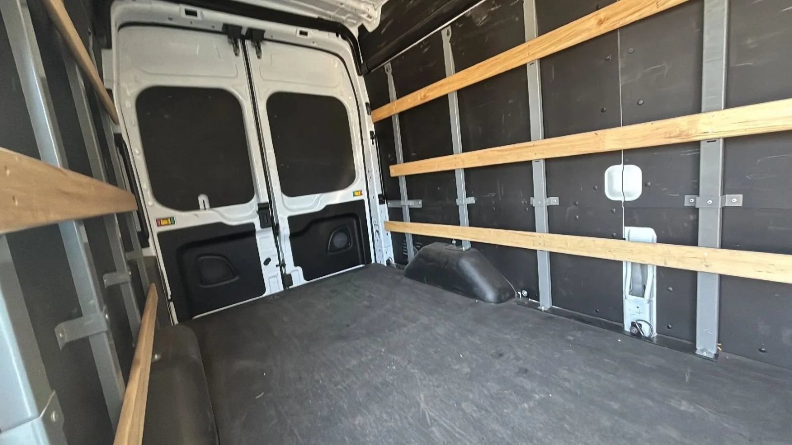 Used 2022 Ford E-Transit 148 High Roof w/ Load Area Protection Package RWD image 44