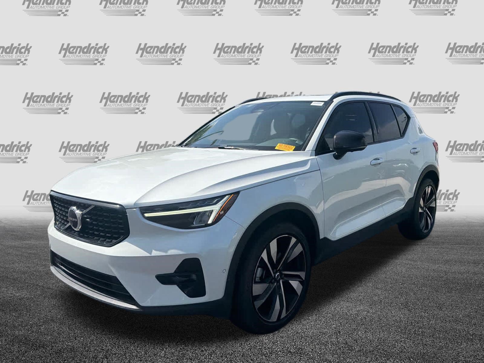 Certified 2023 Volvo XC40 B4 Plus w/ Protection Package Premier FWD image 9