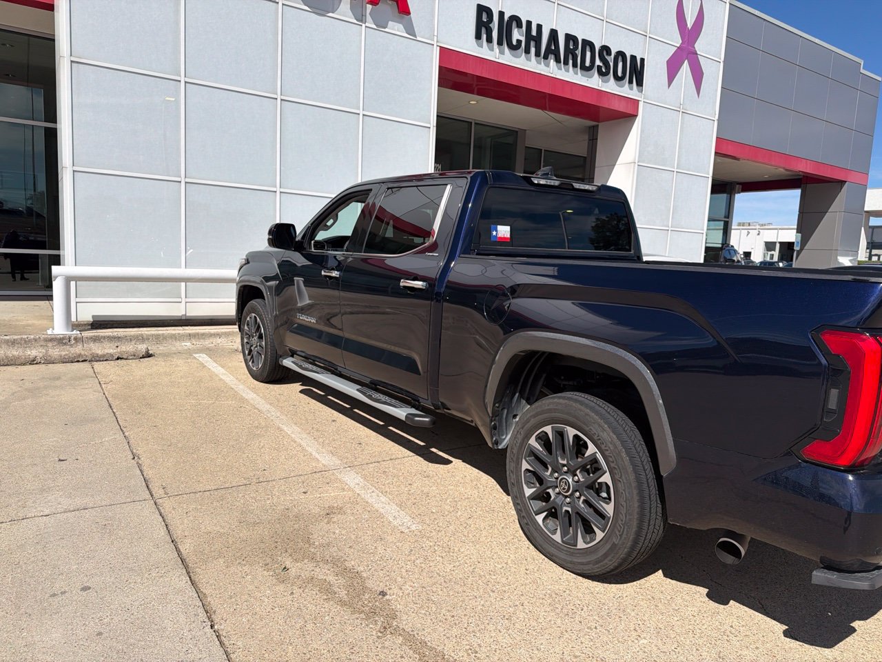 Used 2023 Toyota Tundra Limited w/ Power Package AWD/4WD image 5