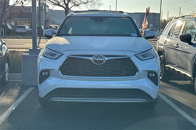 Used 2022 Toyota Highlander Platinum image 5