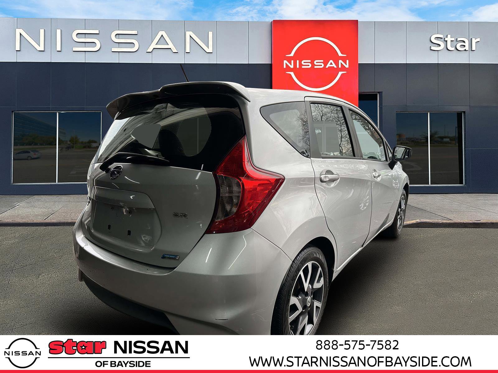 Used 2015 Nissan Versa Note SR w/ SR Convenience Package image 2