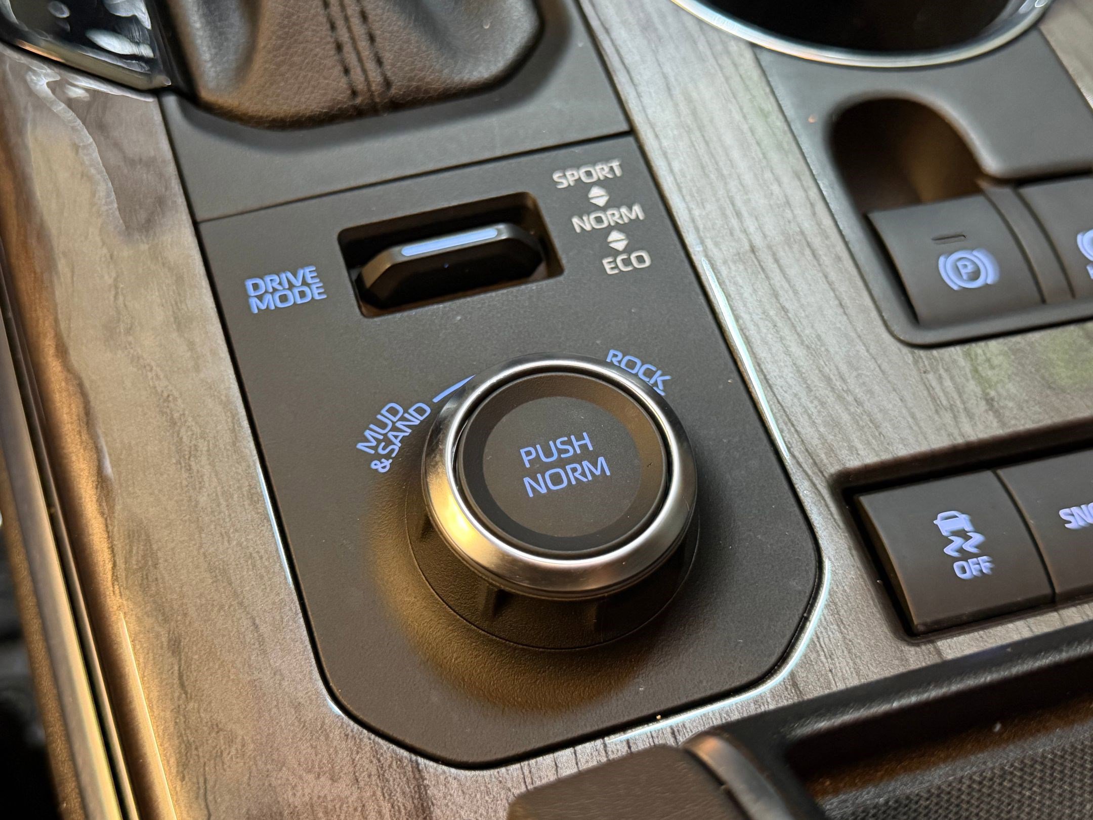 Used 2021 Toyota Highlander Platinum image 32