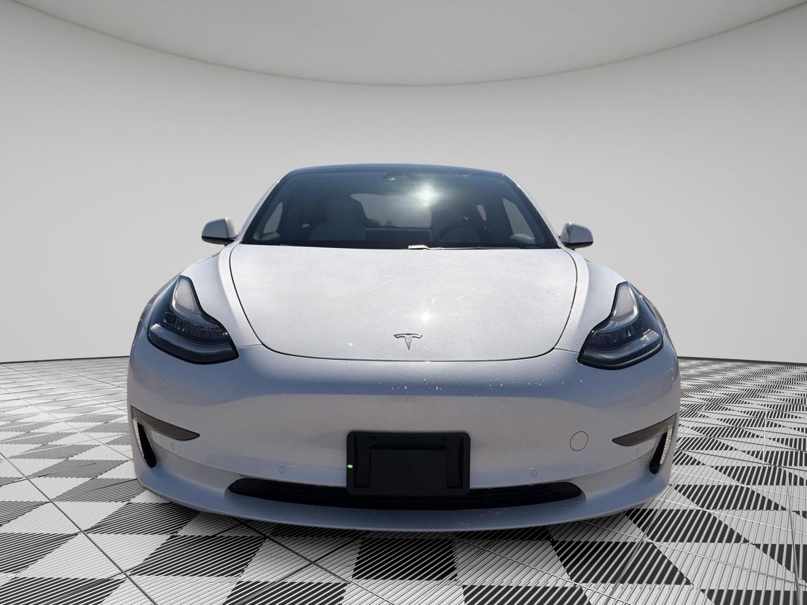 Used 2020 Tesla Model 3 Performance image 2