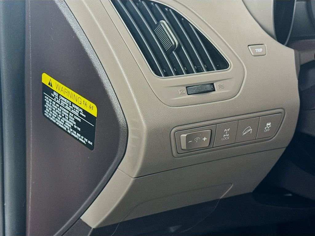 Used 2013 Hyundai Tucson GLS image 11