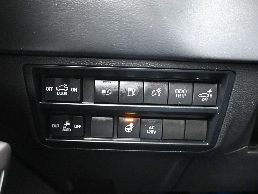 Used 2023 Toyota Tundra Platinum w/ Advanced Package AWD/4WD image 28