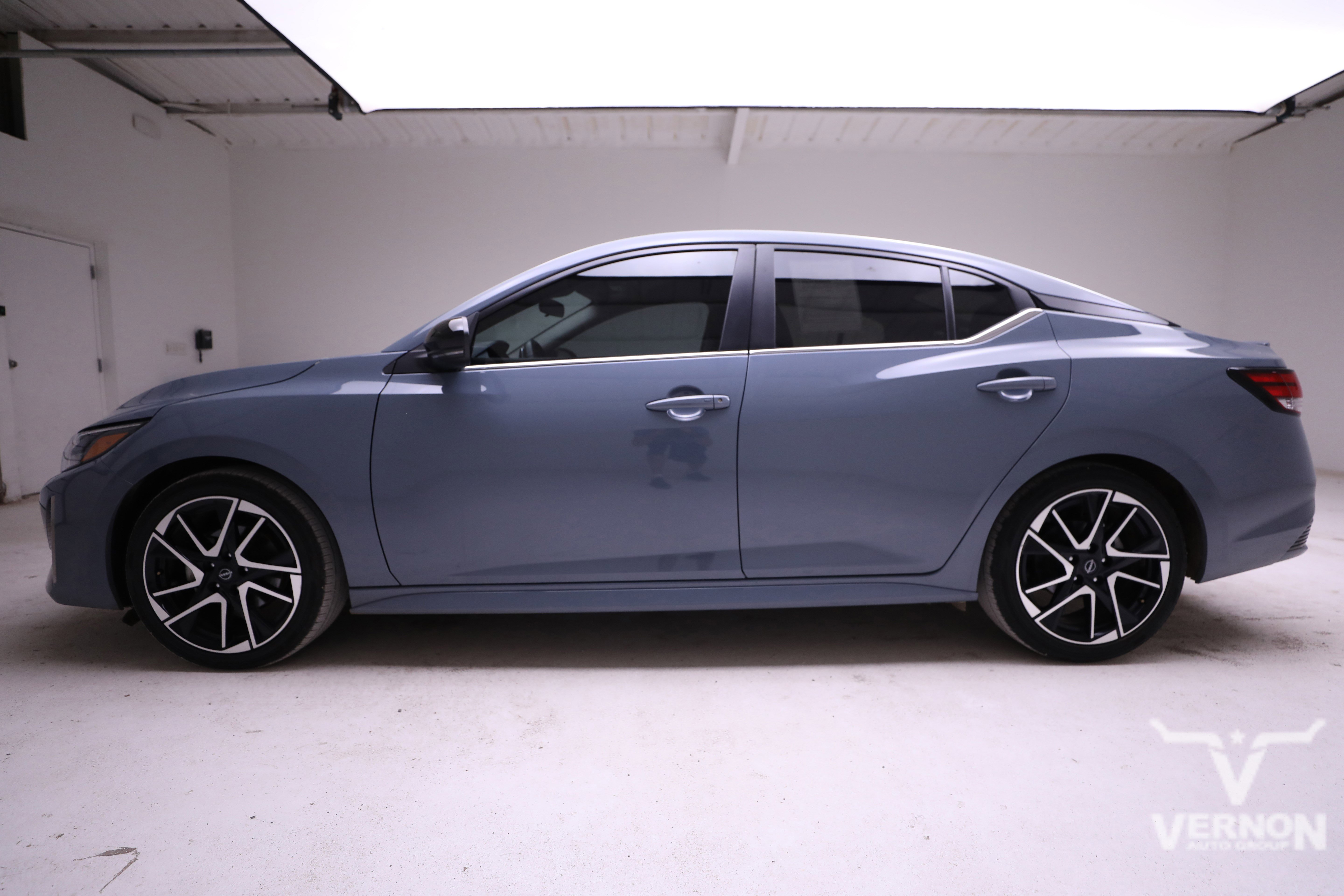 Used 2024 Nissan Sentra SR image 2