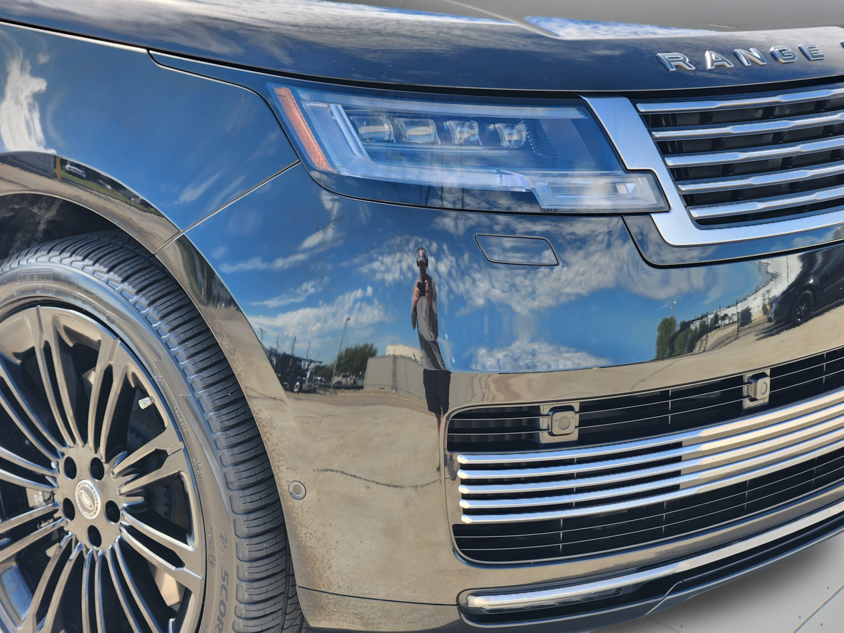 Certified 2024 Land Rover Range Rover SV AWD/4WD image 30