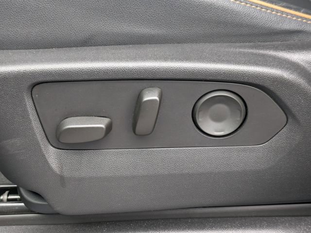 Used 2023 GMC Yukon AT4 w/ Technology Package image 23