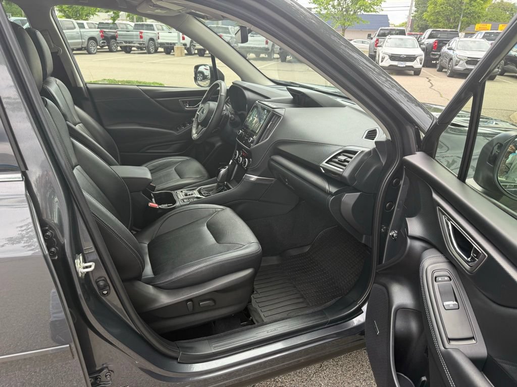 Used 2022 Subaru Forester Touring AWD/4WD image 14