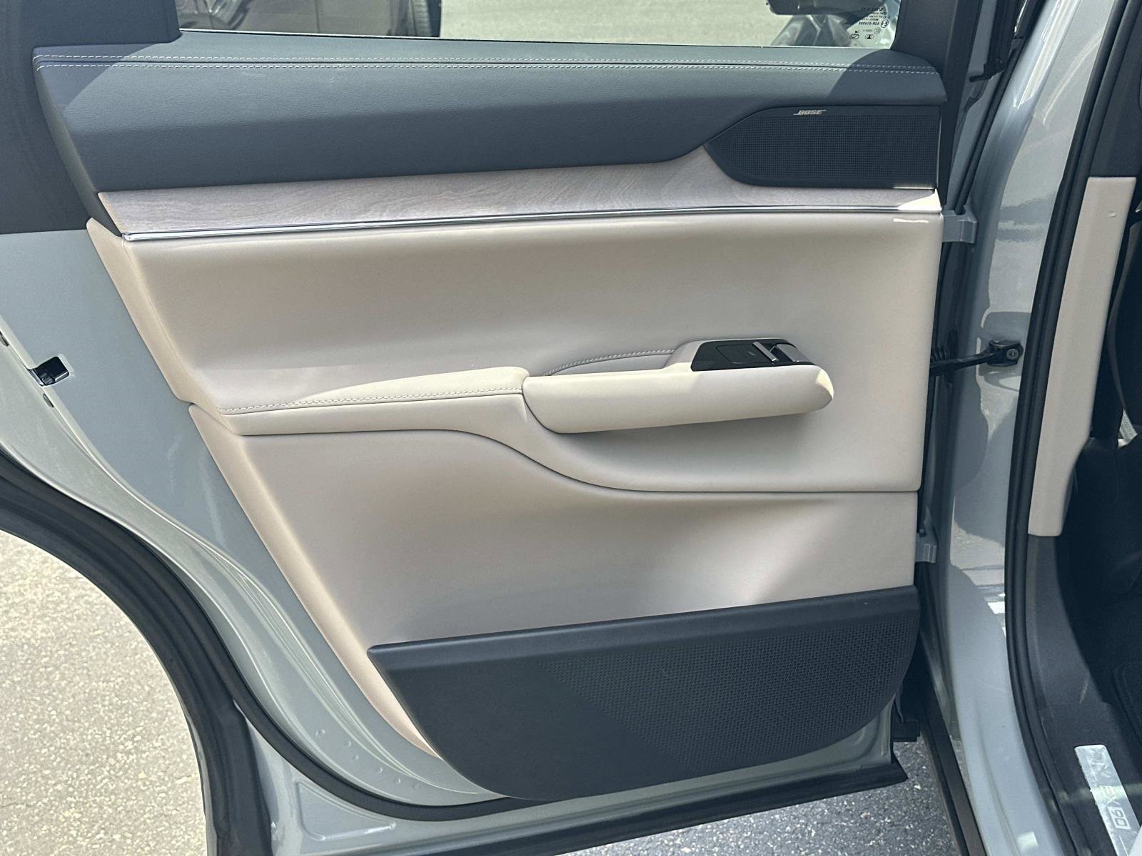 Certified 2025 Volvo EX90 Ultra AWD/4WD image 20