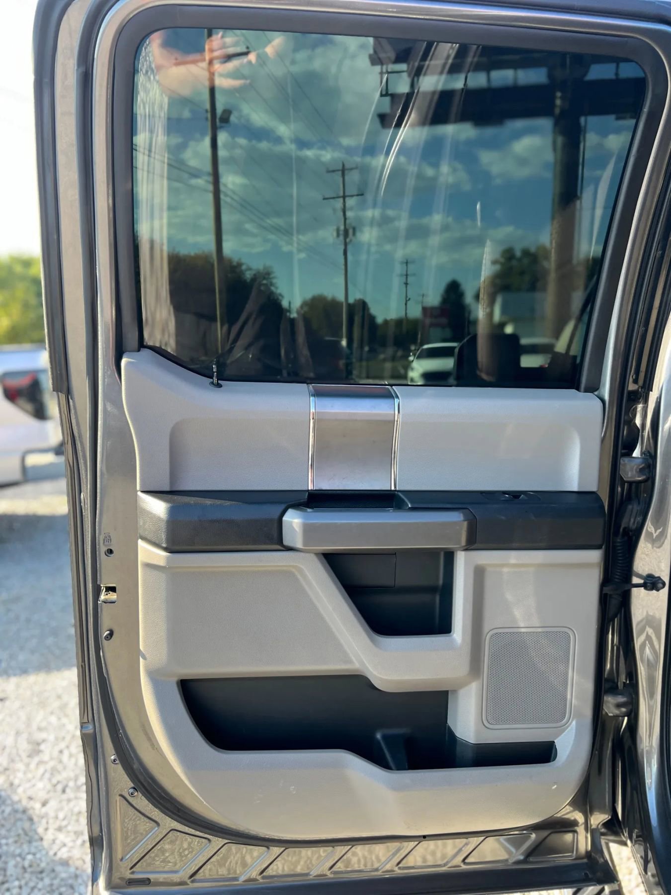 Used 2015 Ford F150 XLT w/ XTR Package image 16