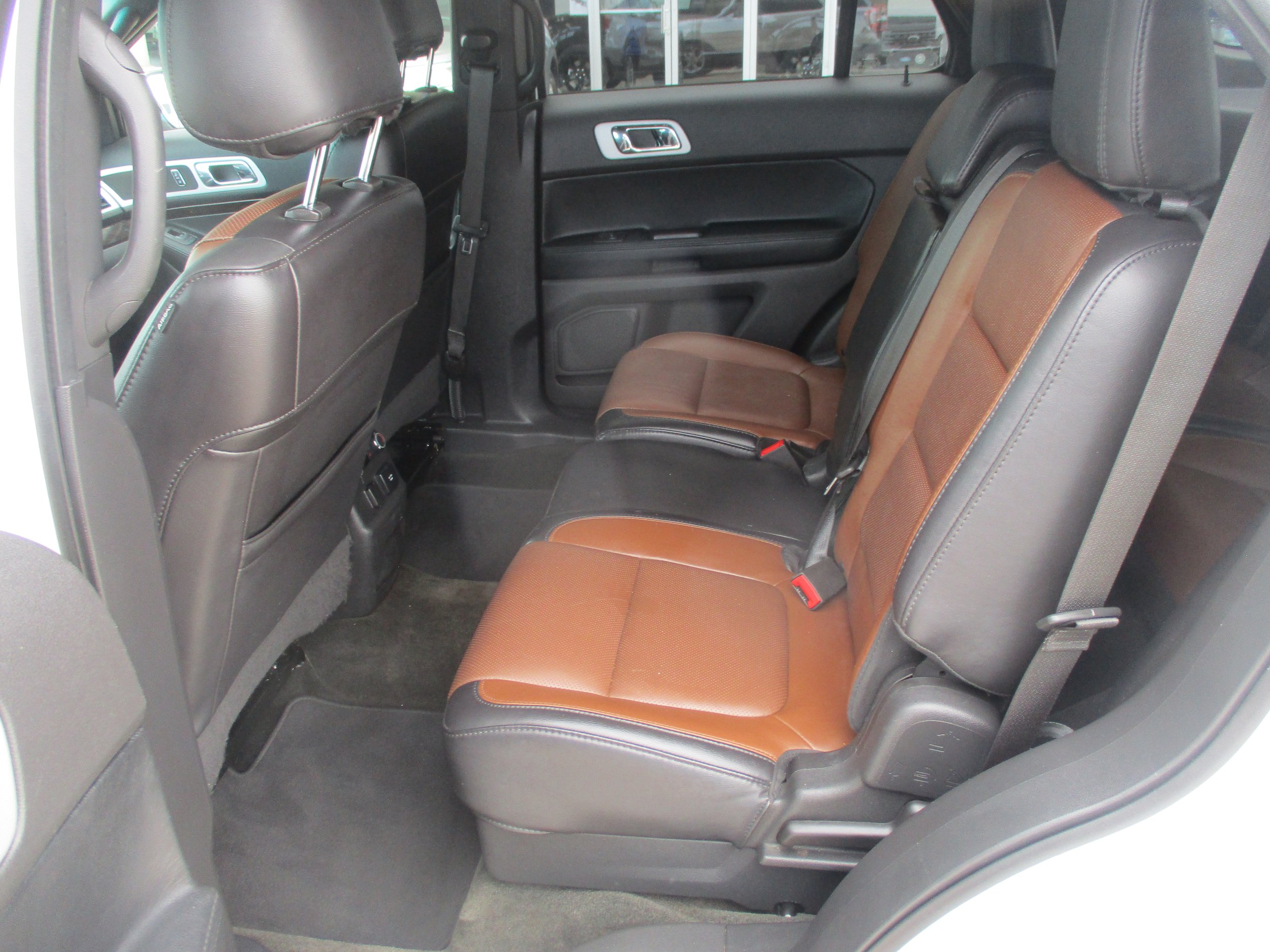 Used 2014 Ford Explorer Limited w/ Equipment Group 301A FWD image 5