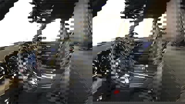 Used 2025 Mercedes-Benz GLC 300 4MATIC image 13