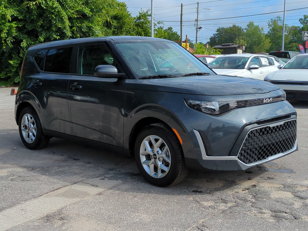 Certified 2025 Kia Soul LX w/ LX Technology Package FWD image 3